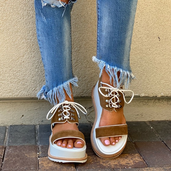 Kate Bosworth Razored Treads Lace Up Platform - Picture 7 of 10